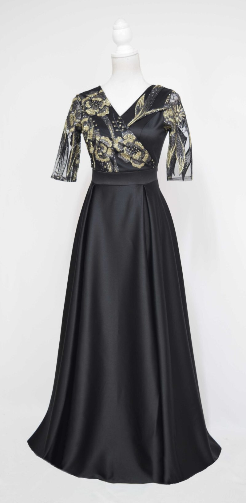 Rochie lunga din tafta neagra cu broderie aurie Alice