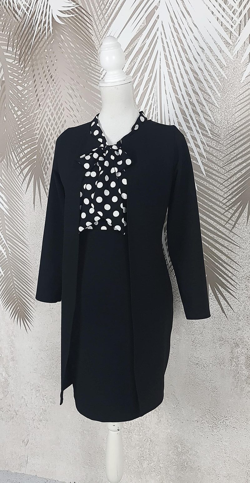Compleu cardigan si fusta neagra si bluza neagra cu buline albe