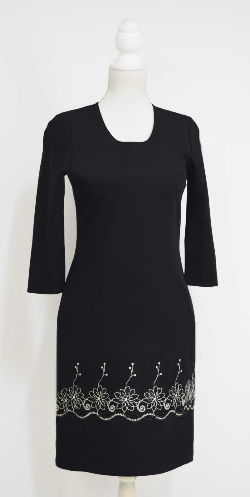 Compleu elegant negru cu broderie Melania