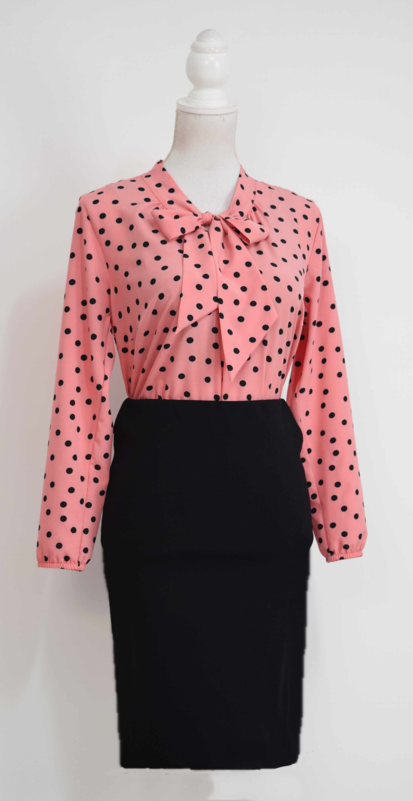 Bluza roze cu buline