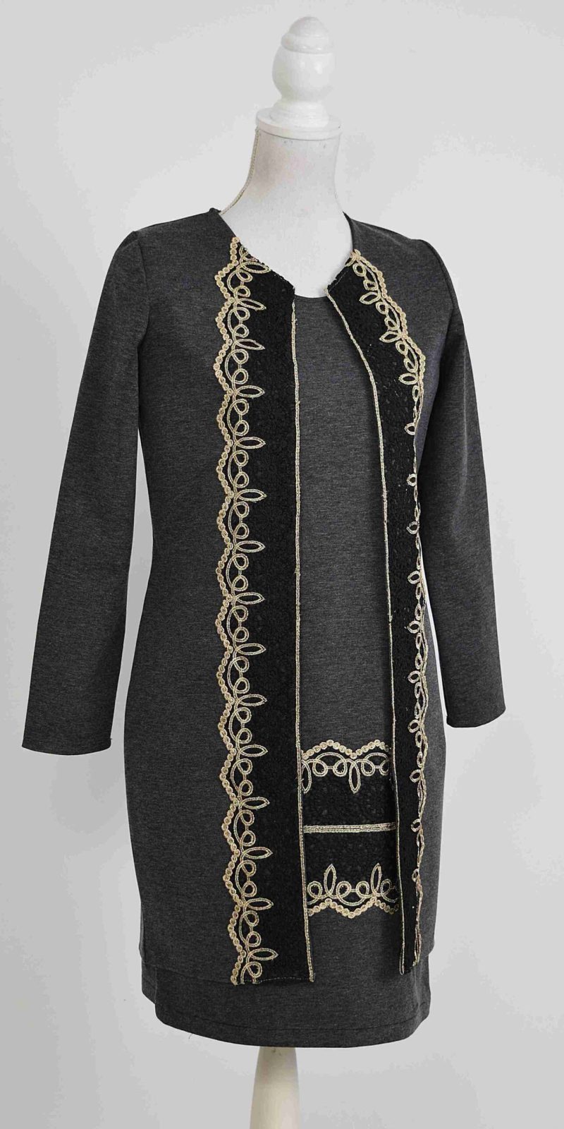 Compleu elegant gri cu broderie Ania