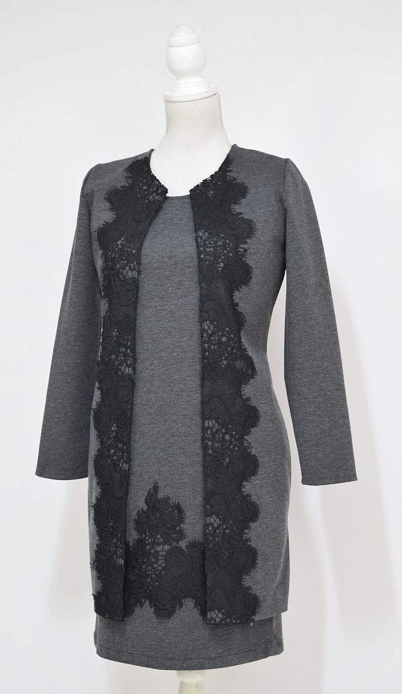 Compleu elegant gri cu broderie Nadine