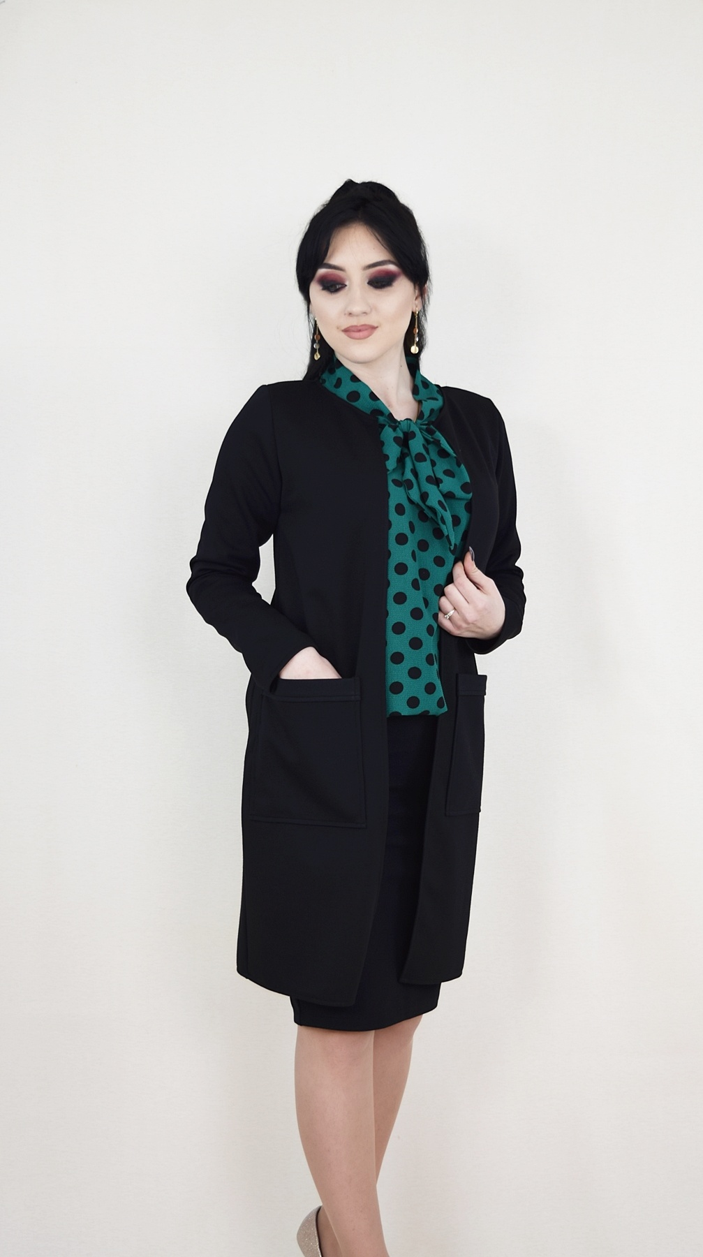 Compleu cu fusta si cardigan negru si bluza verde cu buline - 2 | YEO