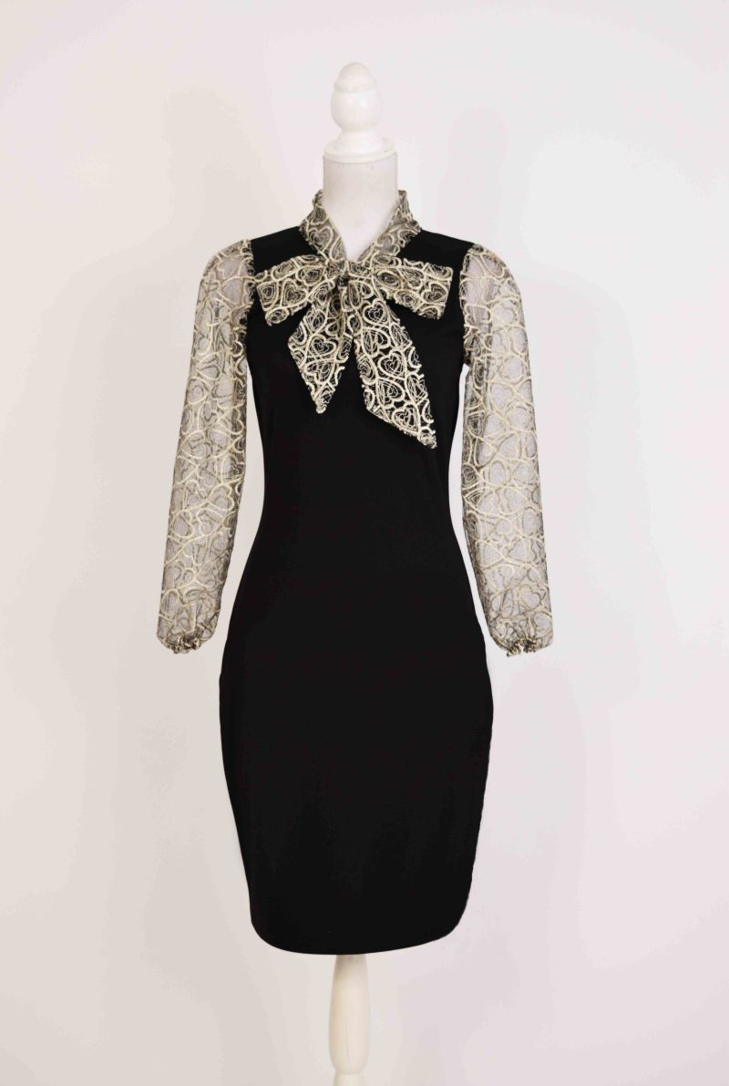 Rochie cu maneci si esarfa broderie bej aurie