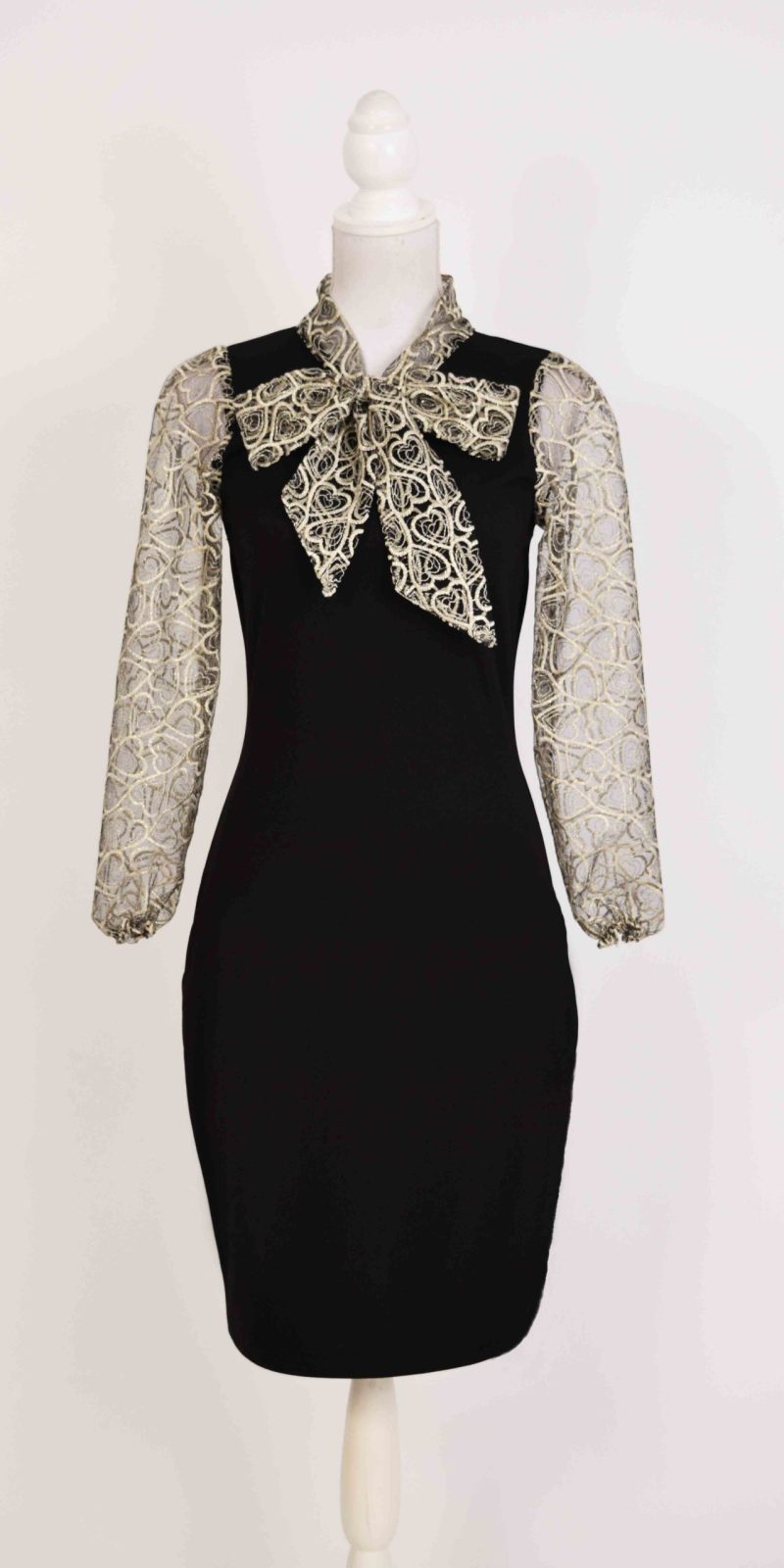 Rochie cu maneci si esarfa broderie bej aurie