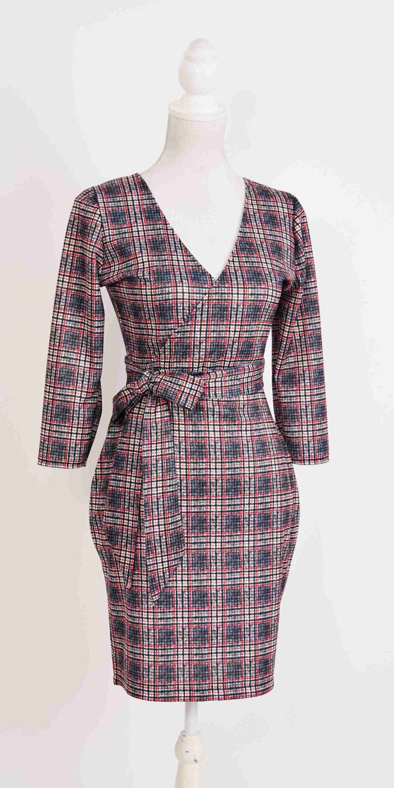 Rochie conica eleganta in carouri