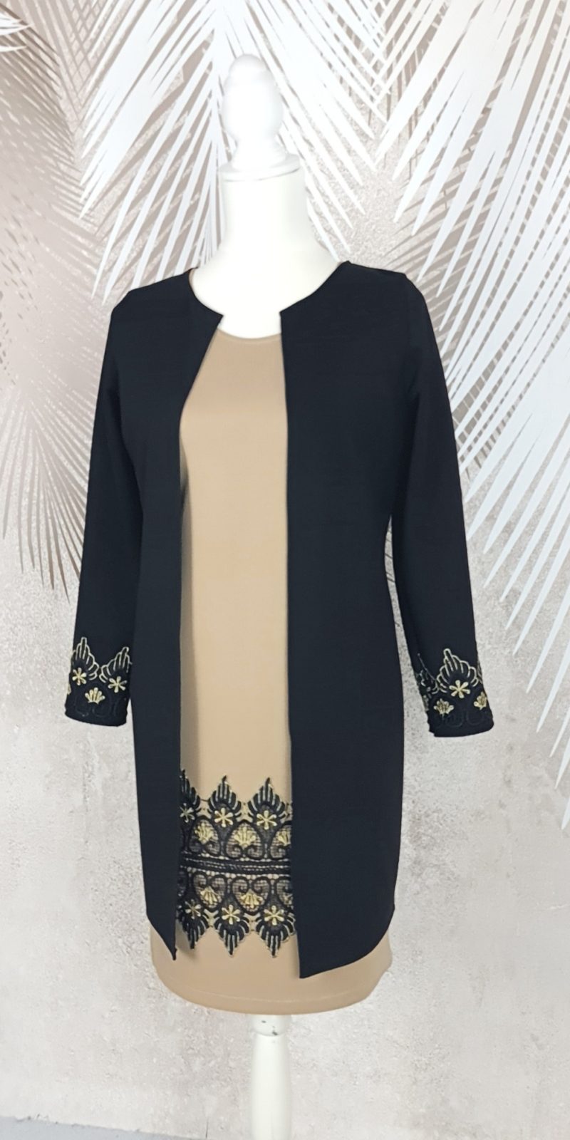 Compleu cardigan negru elegant si rochie mustar cu broderie Renata