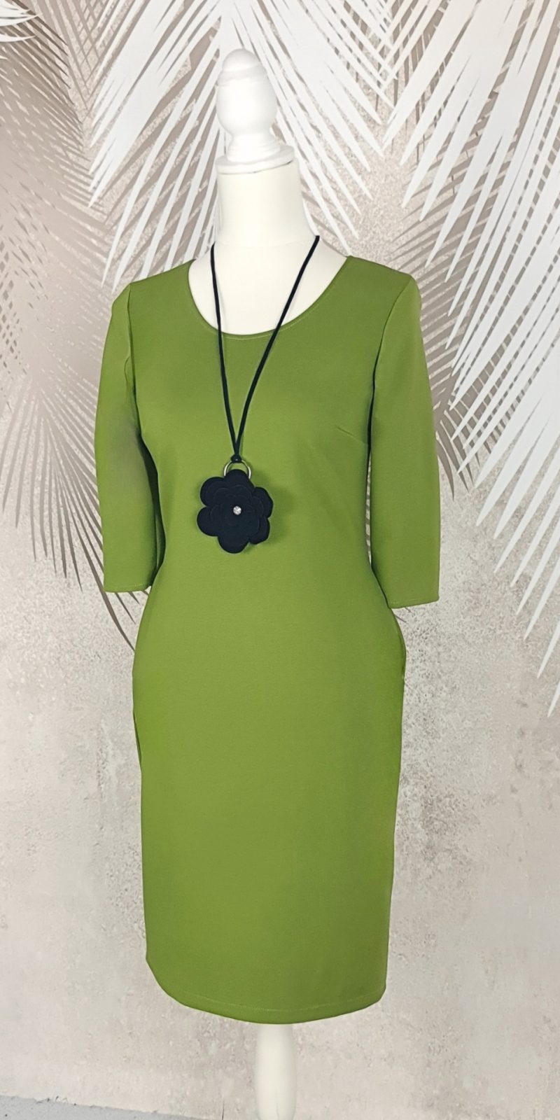 Rochie eleganta Olive Charm cu colier la gat