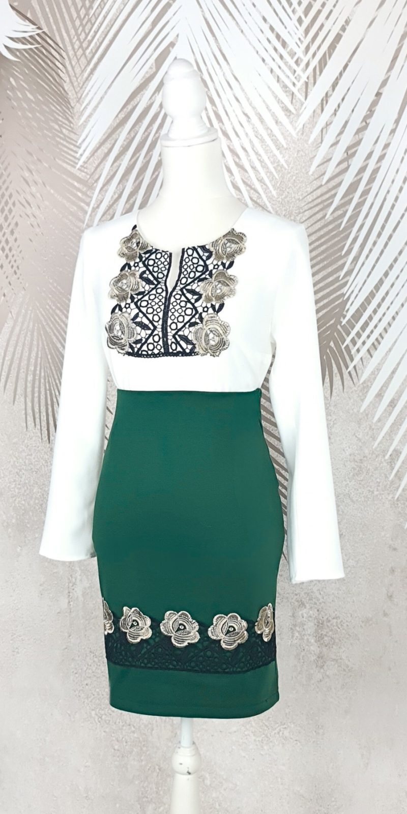 Compleu cardigan si fusta verde cu broderie si cu bluza alba cu broderie Melania