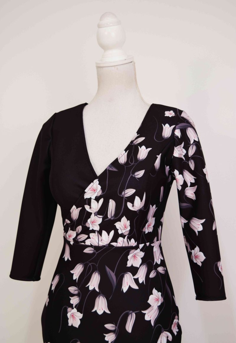 Rochie eleganta neagra cu flori Anais