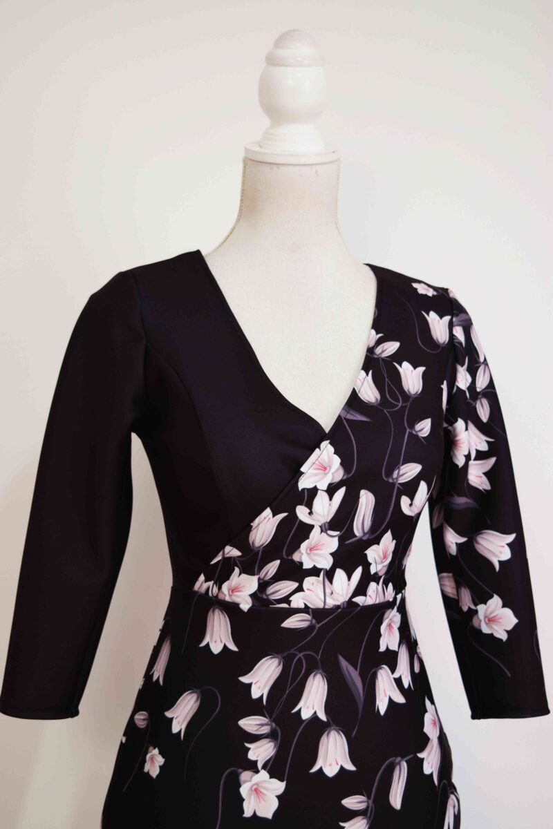 Rochie eleganta neagra cu flori Anais