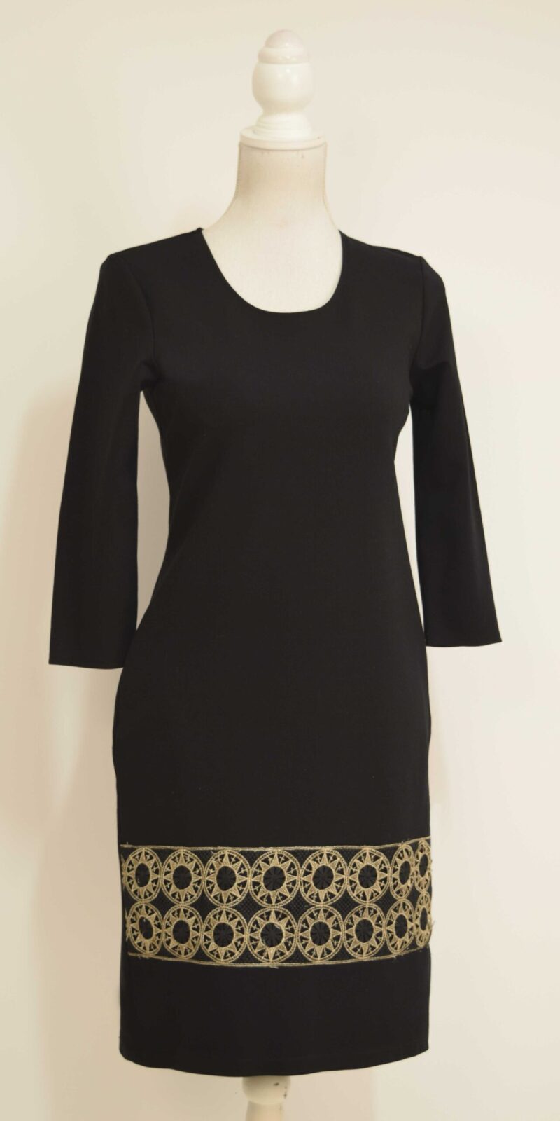 Rochie neagra cu broderie Teodora