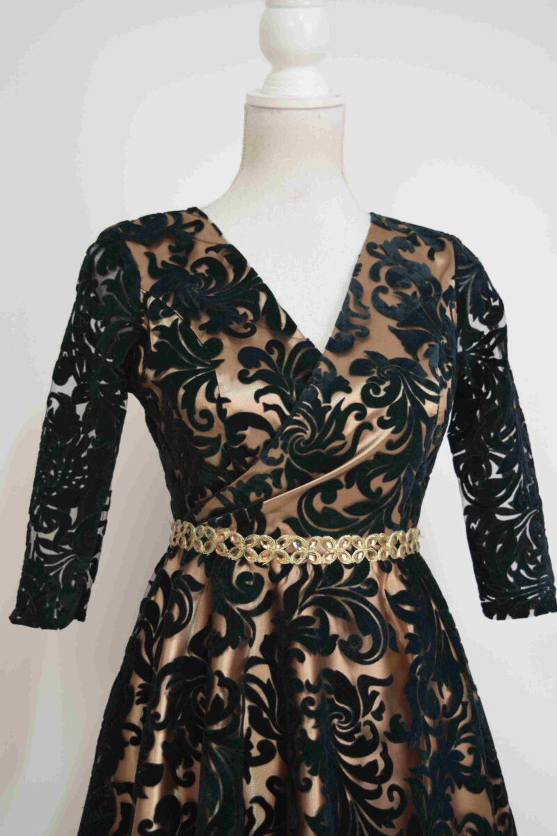 Rochie de ocazie cu accesoriu auriu Charlotte