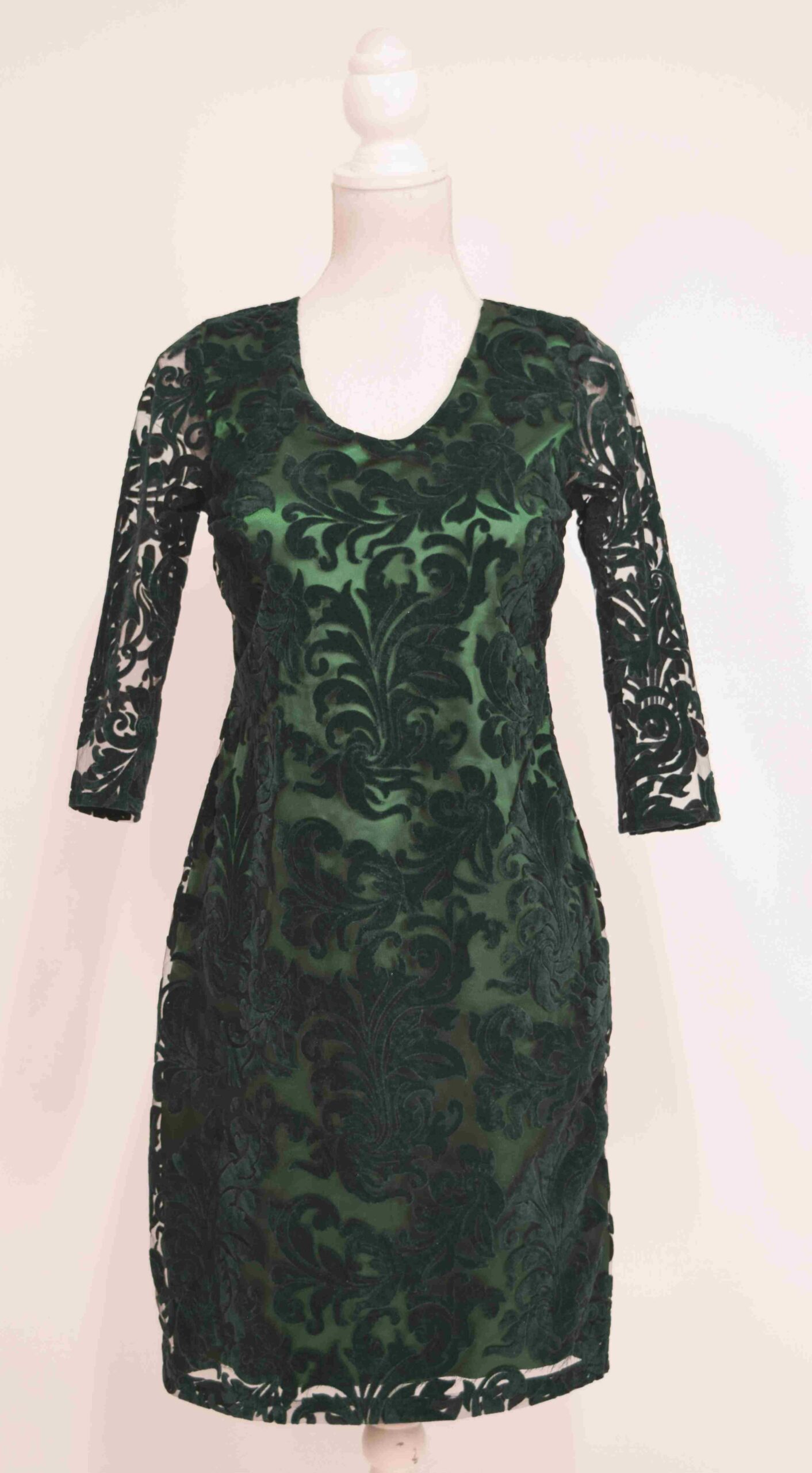 Rochie de ocazie din broderie catifea verde Charlotte