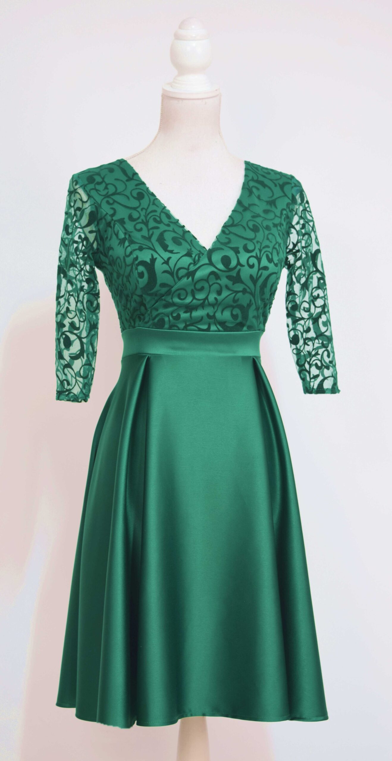 Rochie de ocazie din tafta verde si broderie din catifea Carla - 5 | YEO