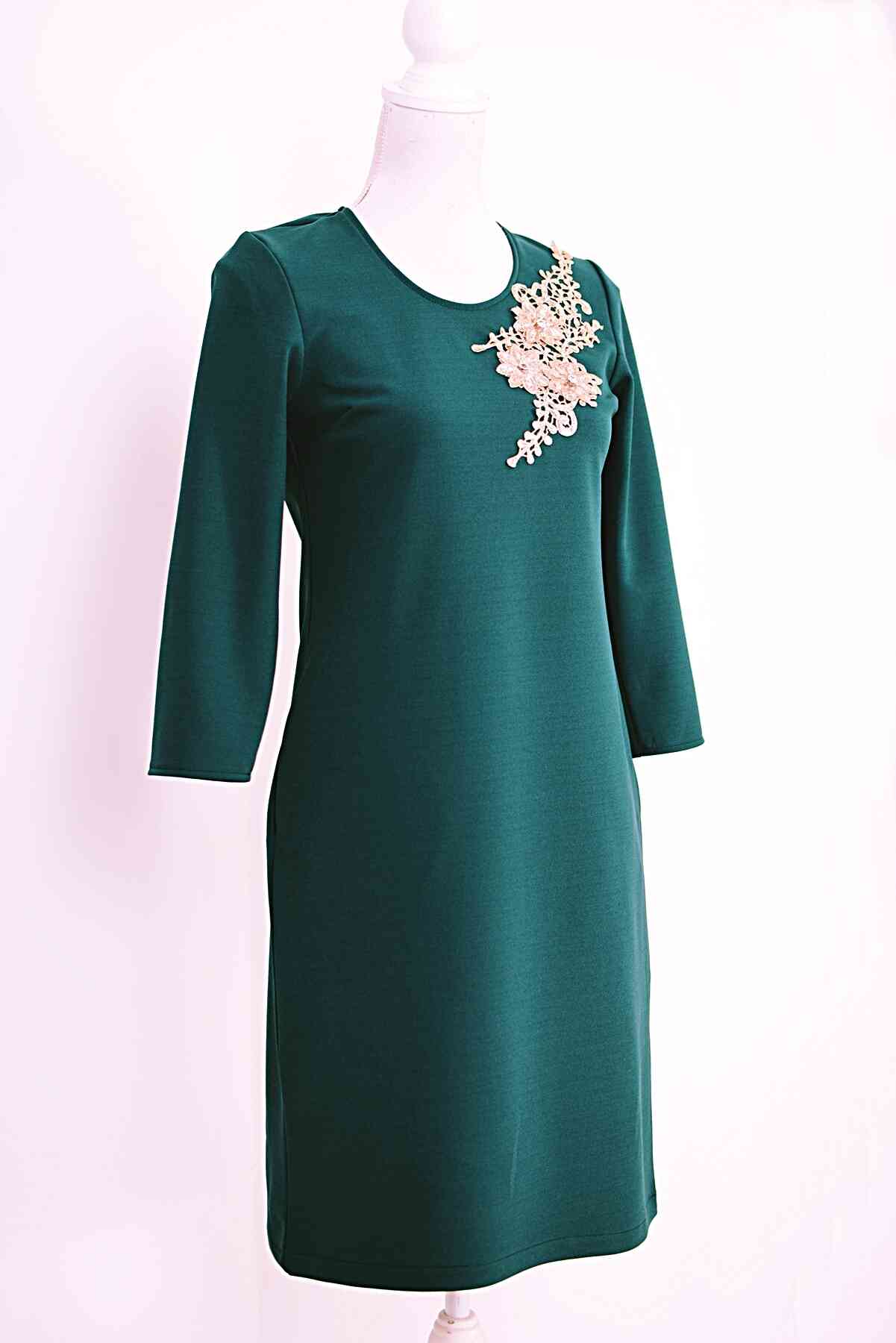 Rochie verde croi larg cu broderie aurie - 1 | YEO