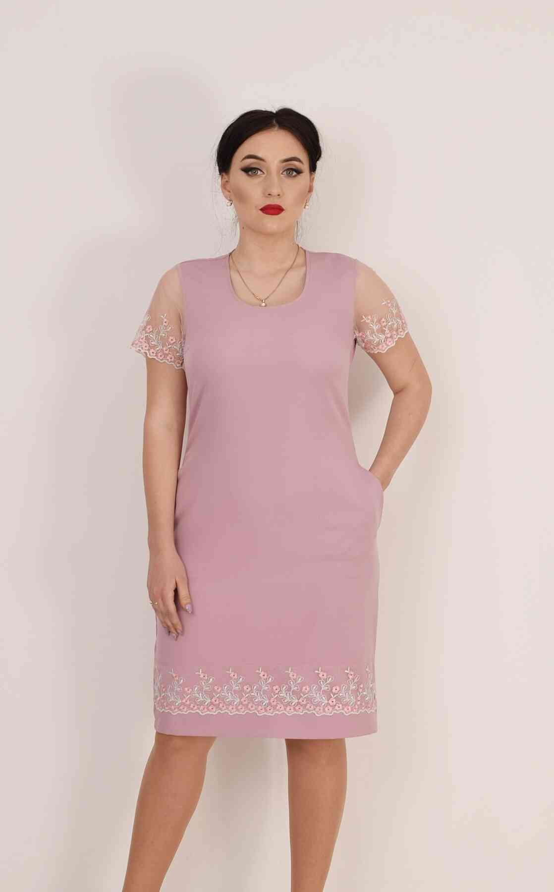 Rochie roze croi larg cu bordura si maneci tulle brodat