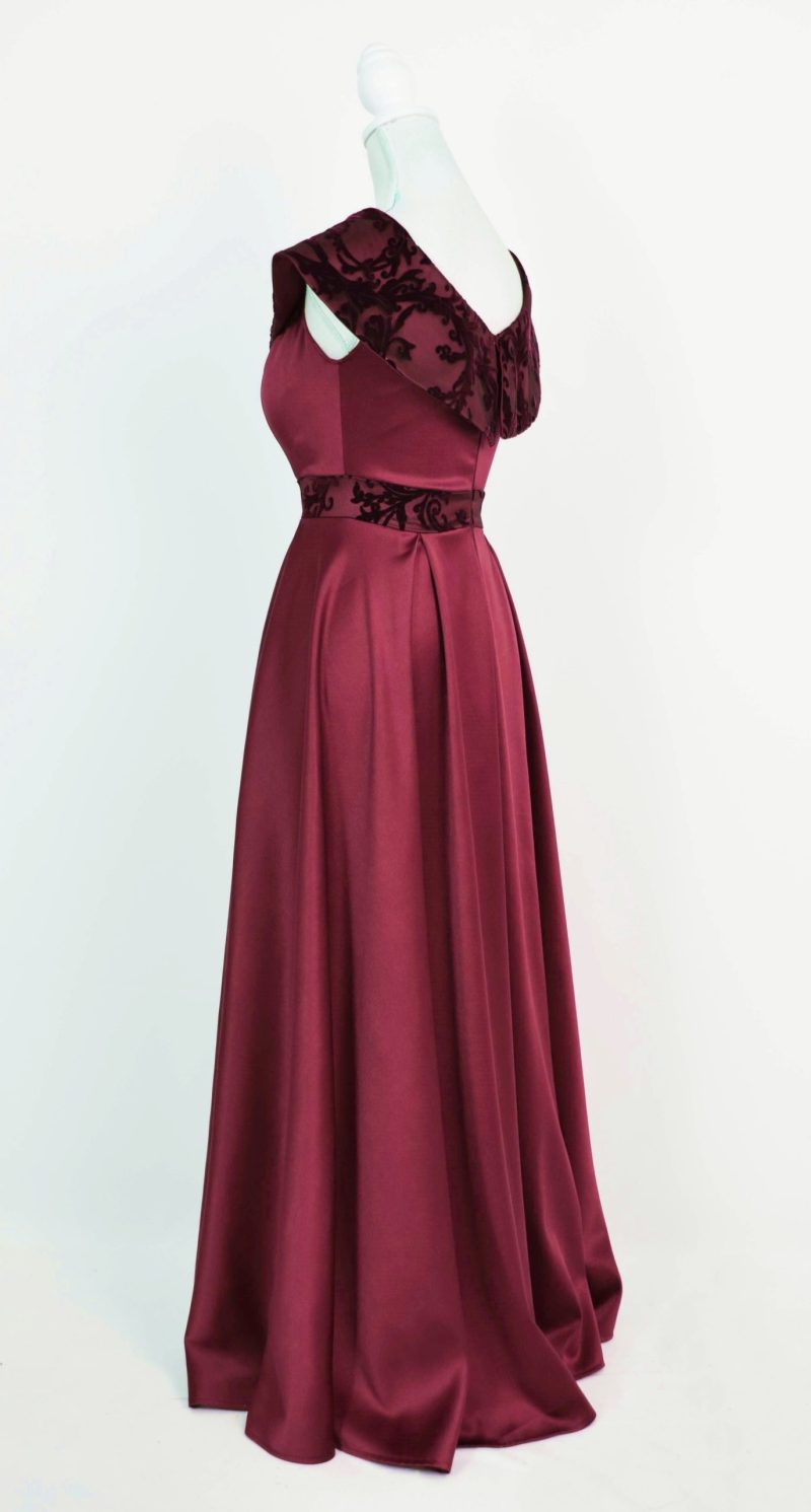Rochie lunga din tafta si broderie din catifea visinie Victoria