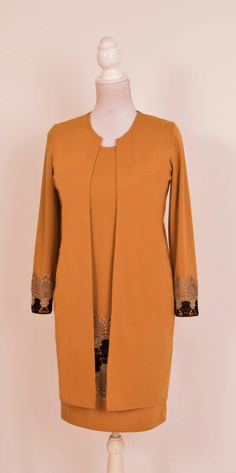 Compleu elegant mustar cu broderie Tania