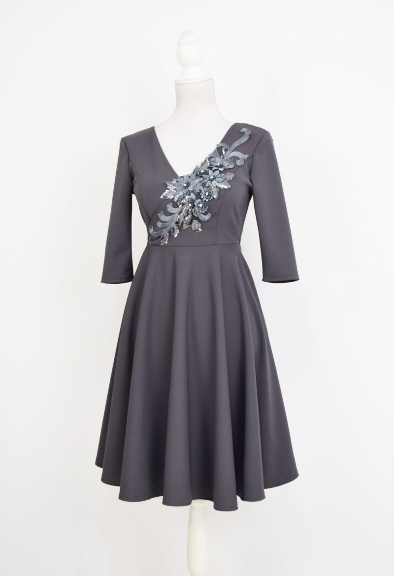 Rochie eleganta clos gri cu broderie 3D Rebeca