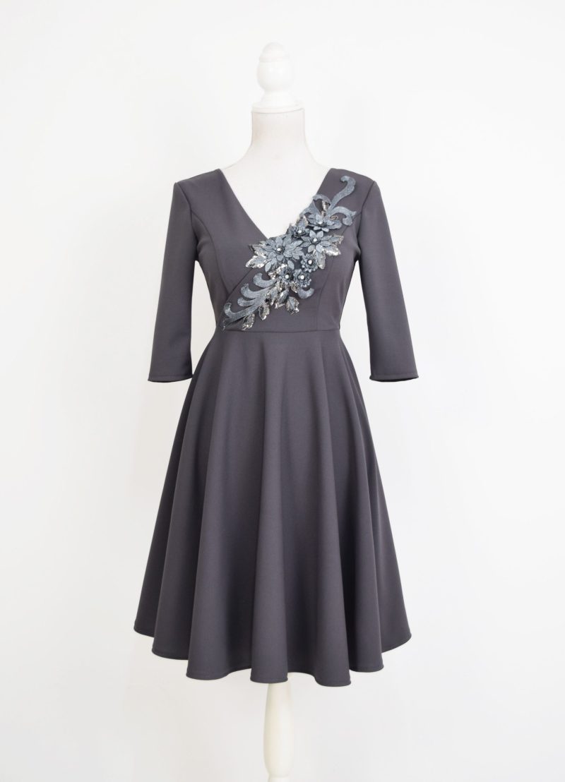 Rochie eleganta clos gri cu broderie 3D Rebeca