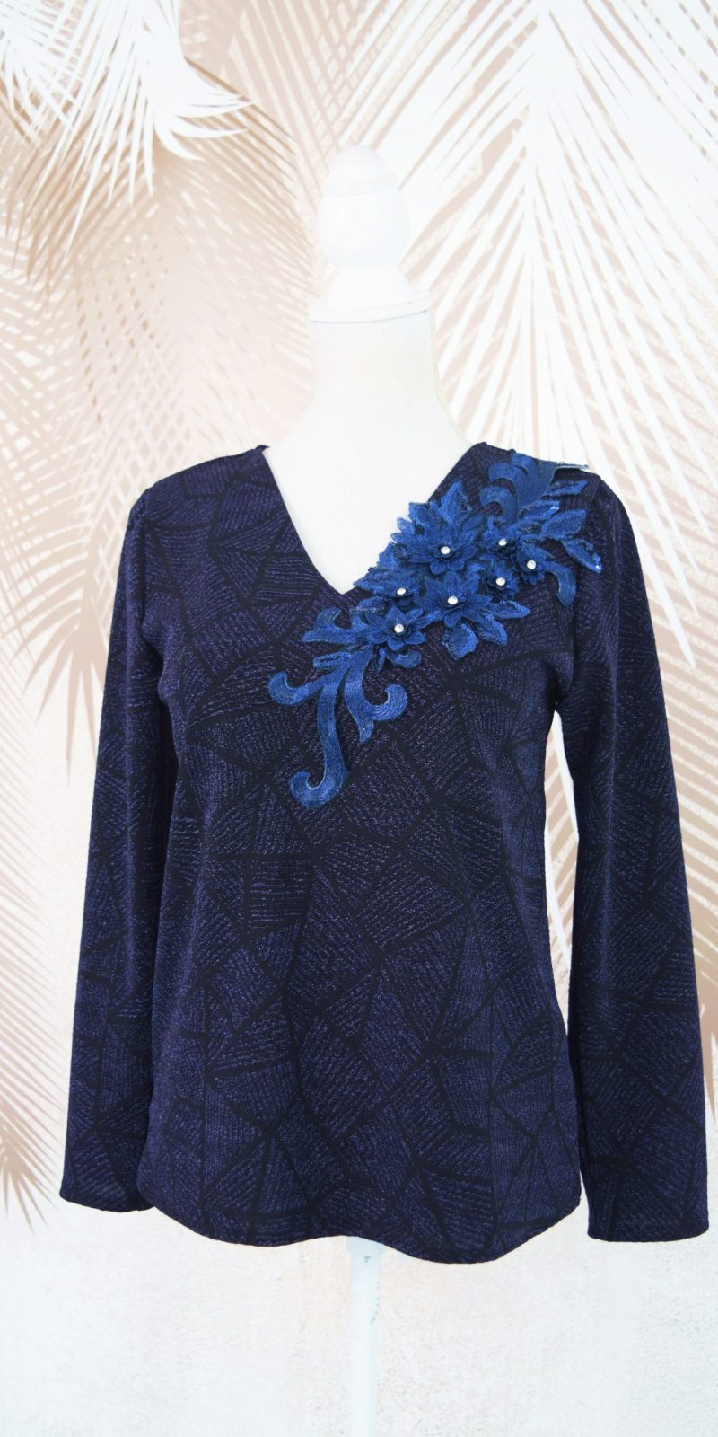 Bluza eleganta bleumarin cu broderie florala 3D Annabella3