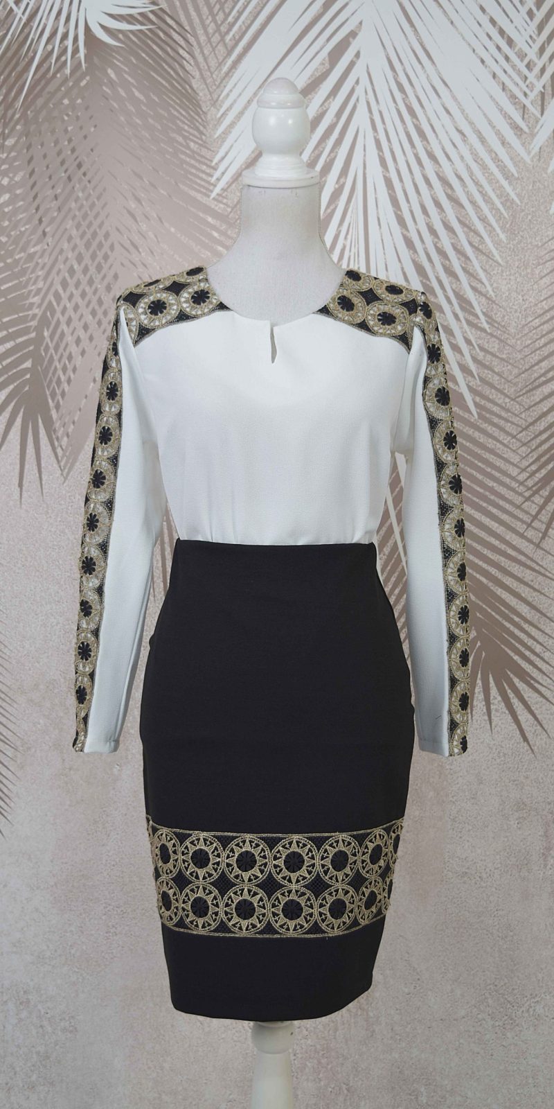 Fusta neagra cu broderie Teodora