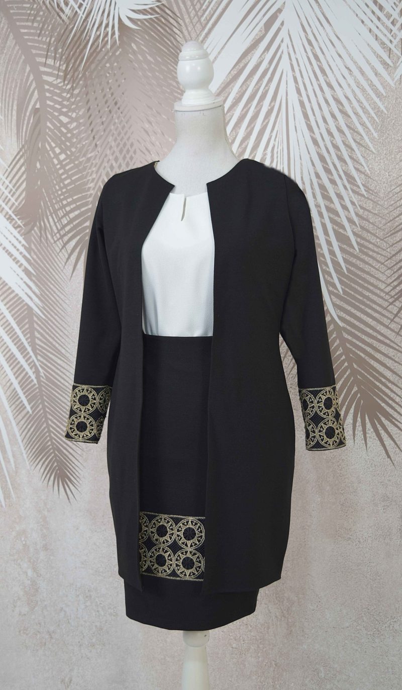 Compleu cardigan si fusta neagra cu broderie si cu bluza alba stilizata Teodora