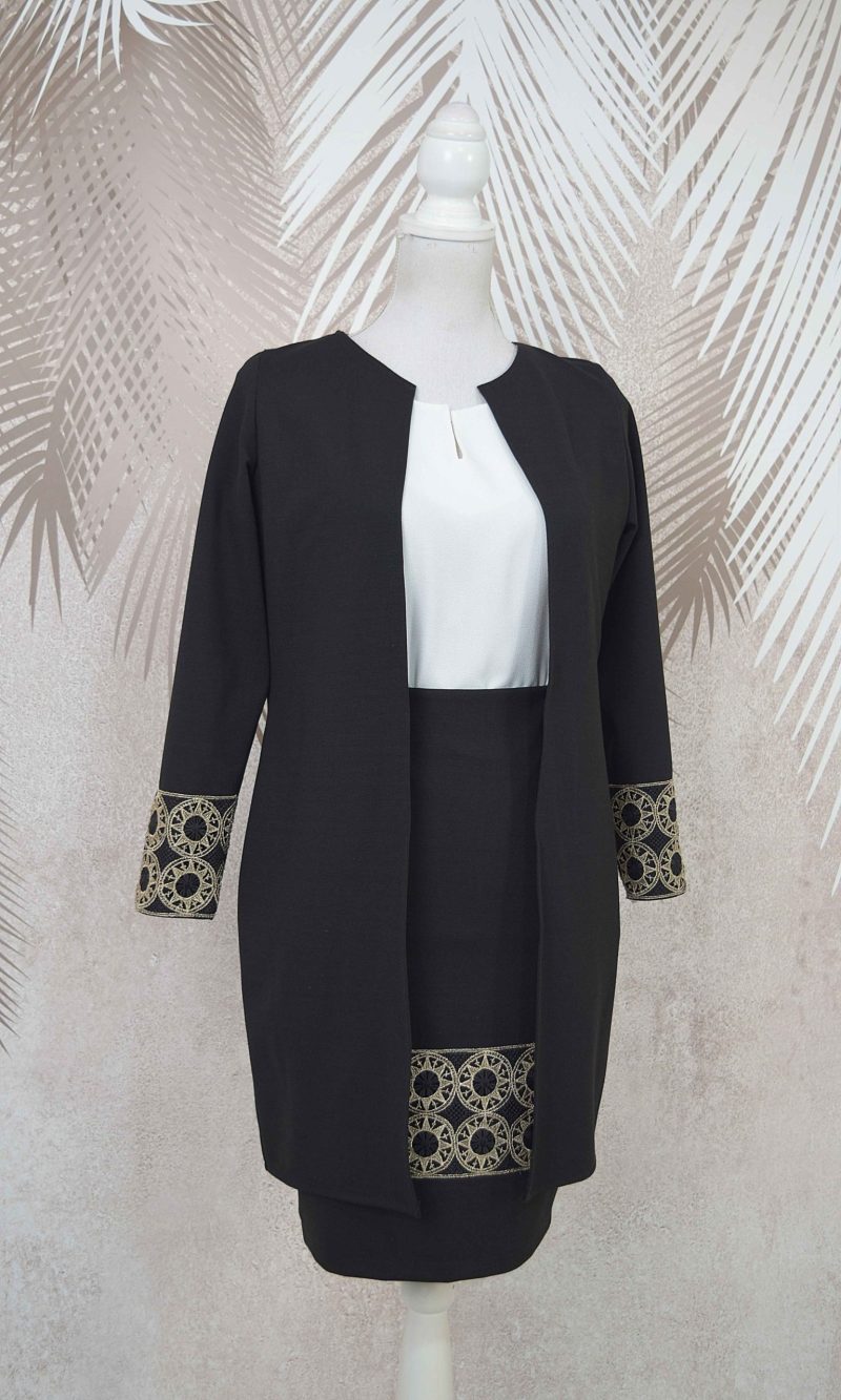 Compleu cardigan si fusta neagra cu broderie si cu bluza alba stilizata Teodora