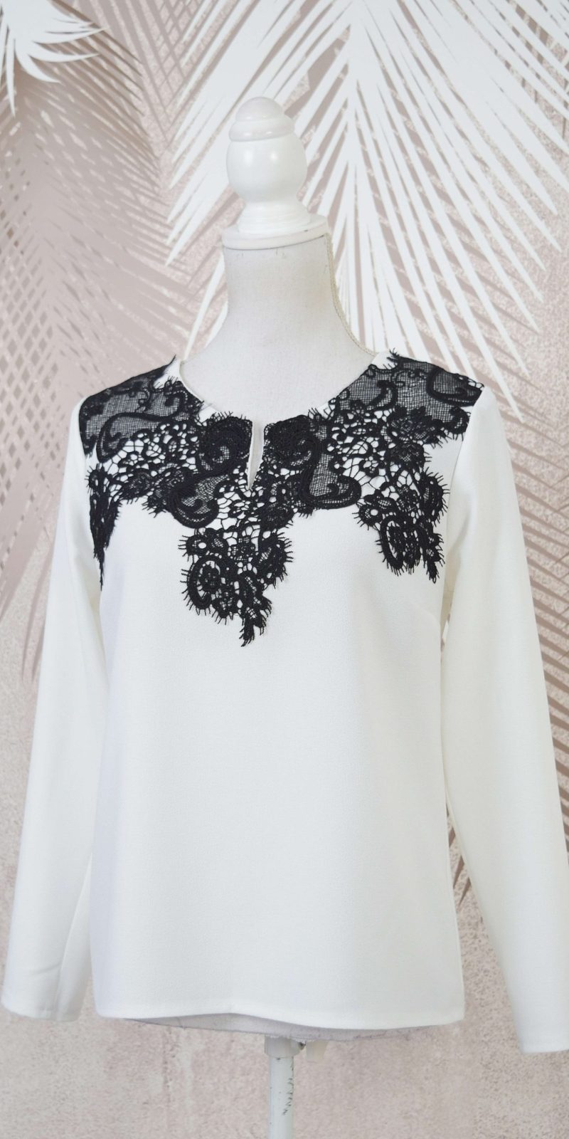 Bluza alba stilizata cu broderie Nadine