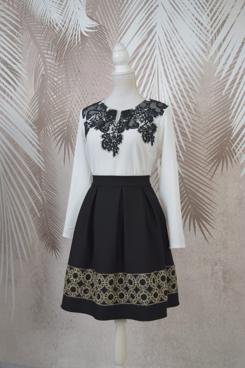 Compleu bluza alba stilizata si fusta neagra in pliuri cu broderie Teodora