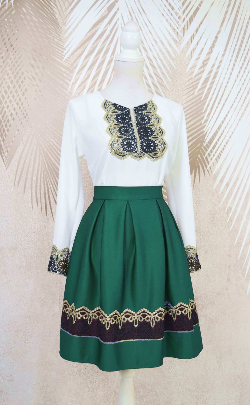 Fusta in pliuri verde cu broderie Ania