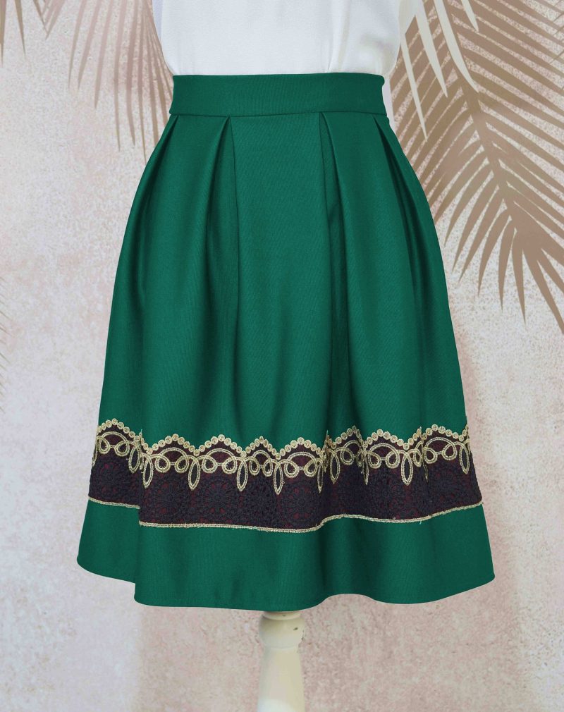 Fusta in pliuri verde cu broderie Ania