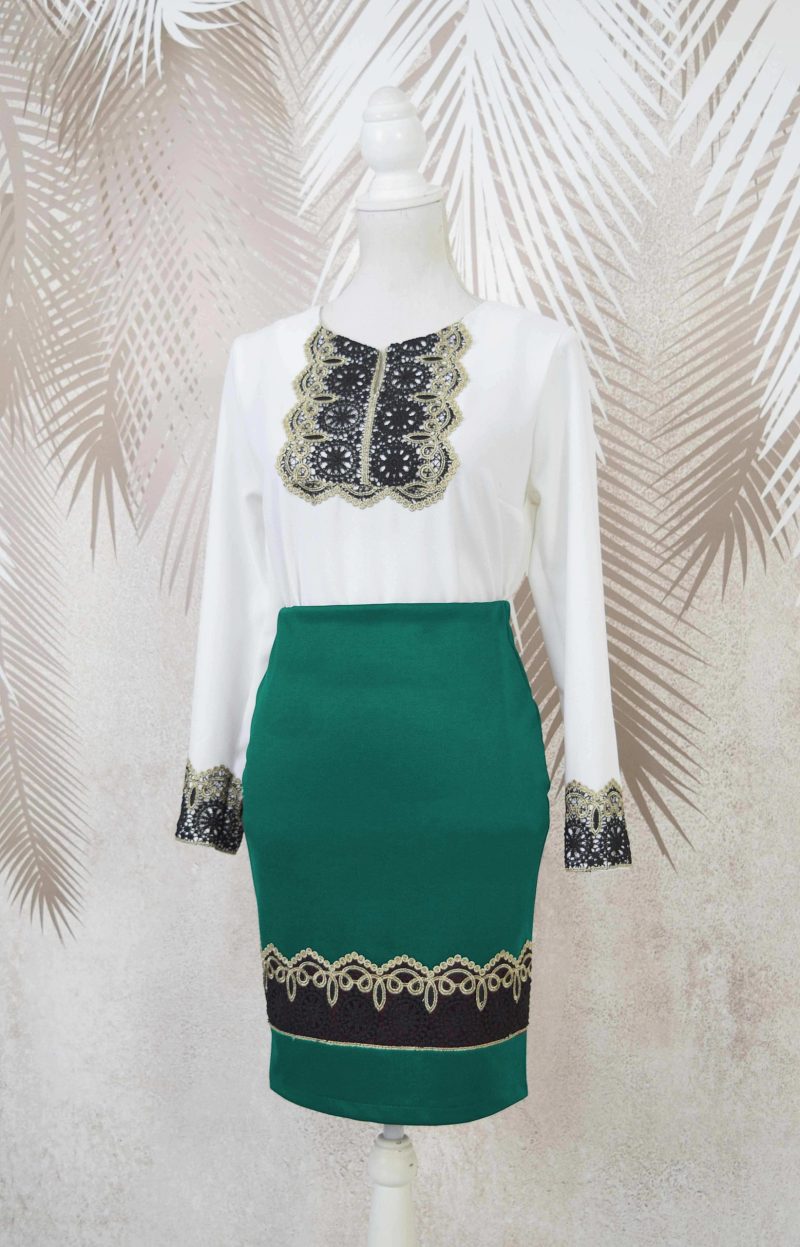 Fusta verde cu broderie Ania