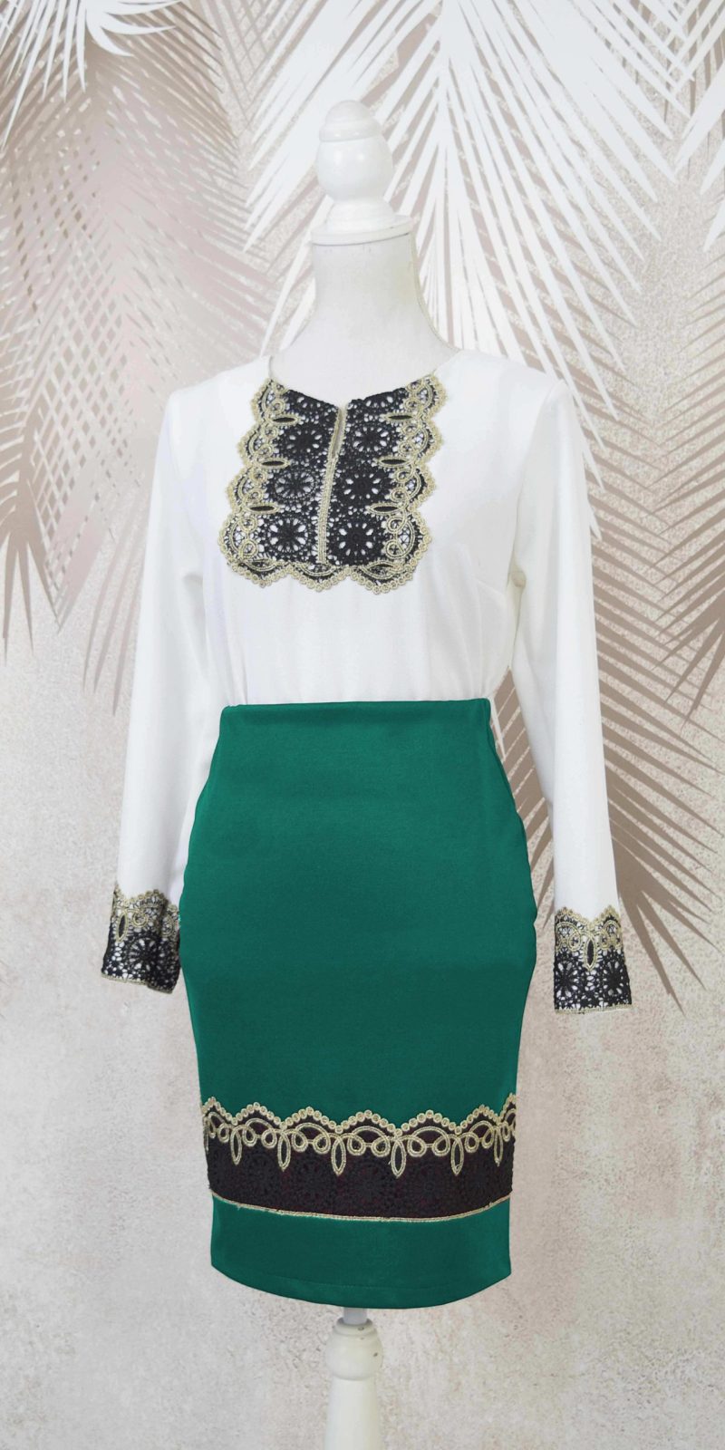 Fusta verde cu broderie Ania