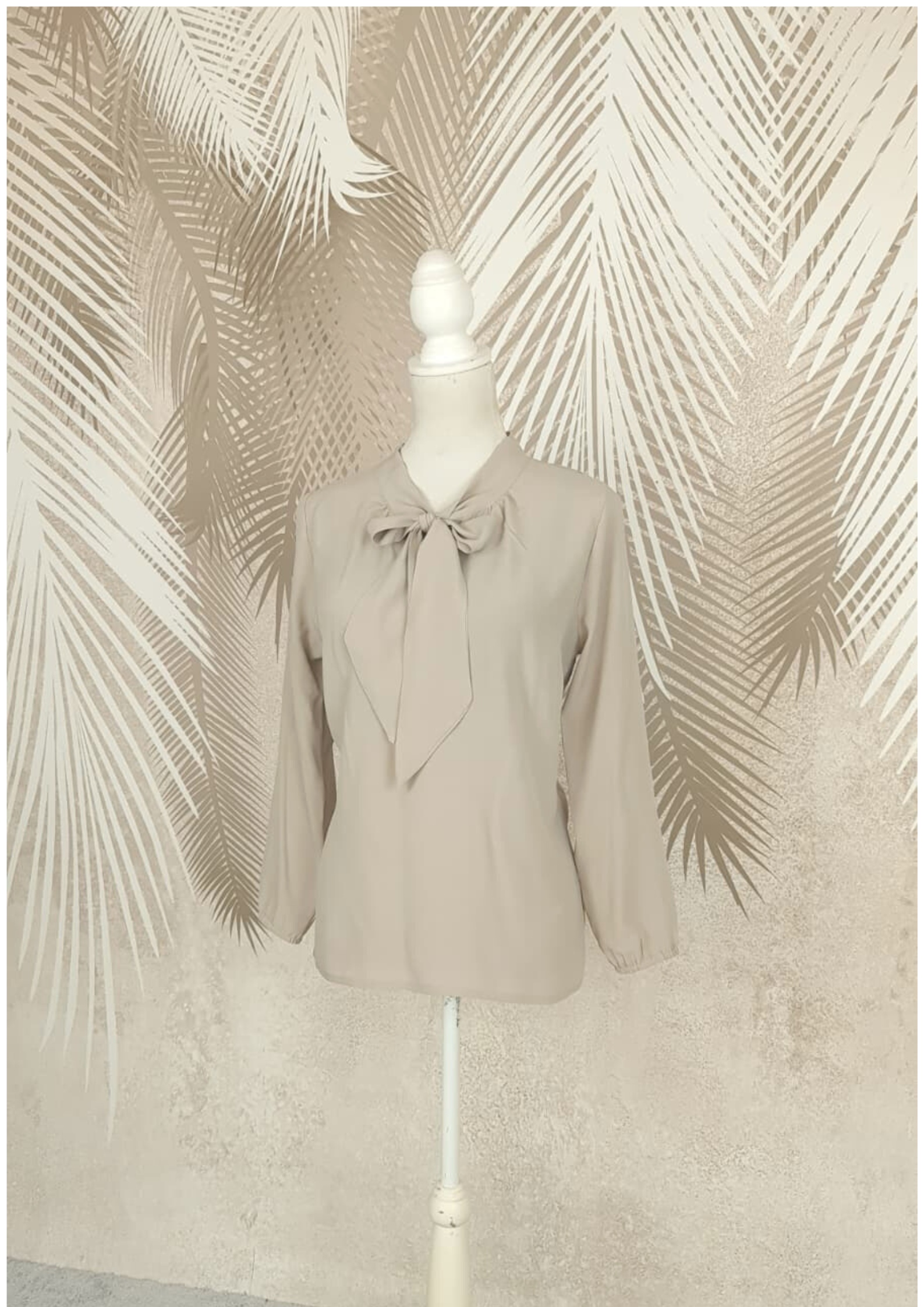 bluza bej cu esarfa
