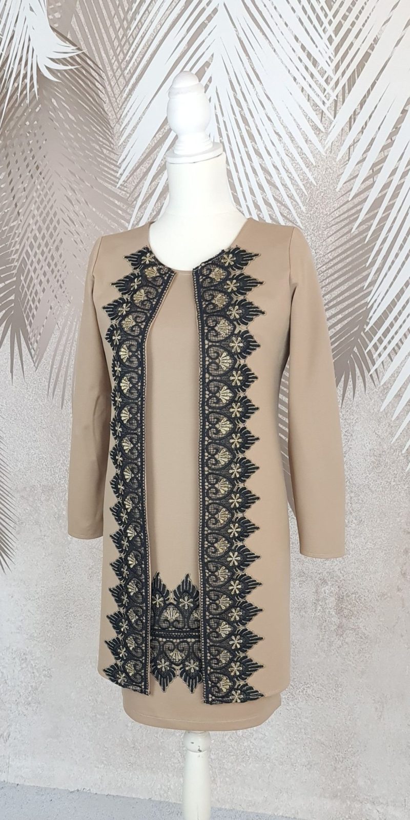 Compleu cardigan bej elegant si rochie bej cu broderie Antonia
