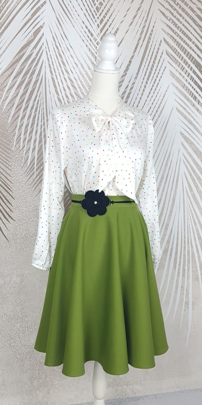 Fusta clos Olive Charm cu accesoriu in talie