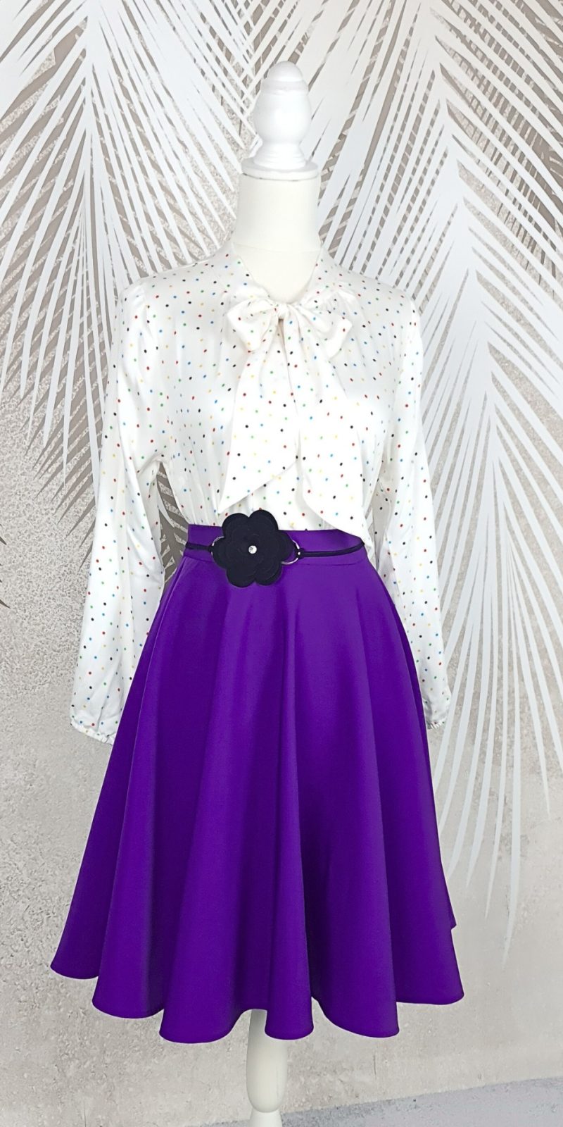 Fusta clos mov cu accesoriu in talie