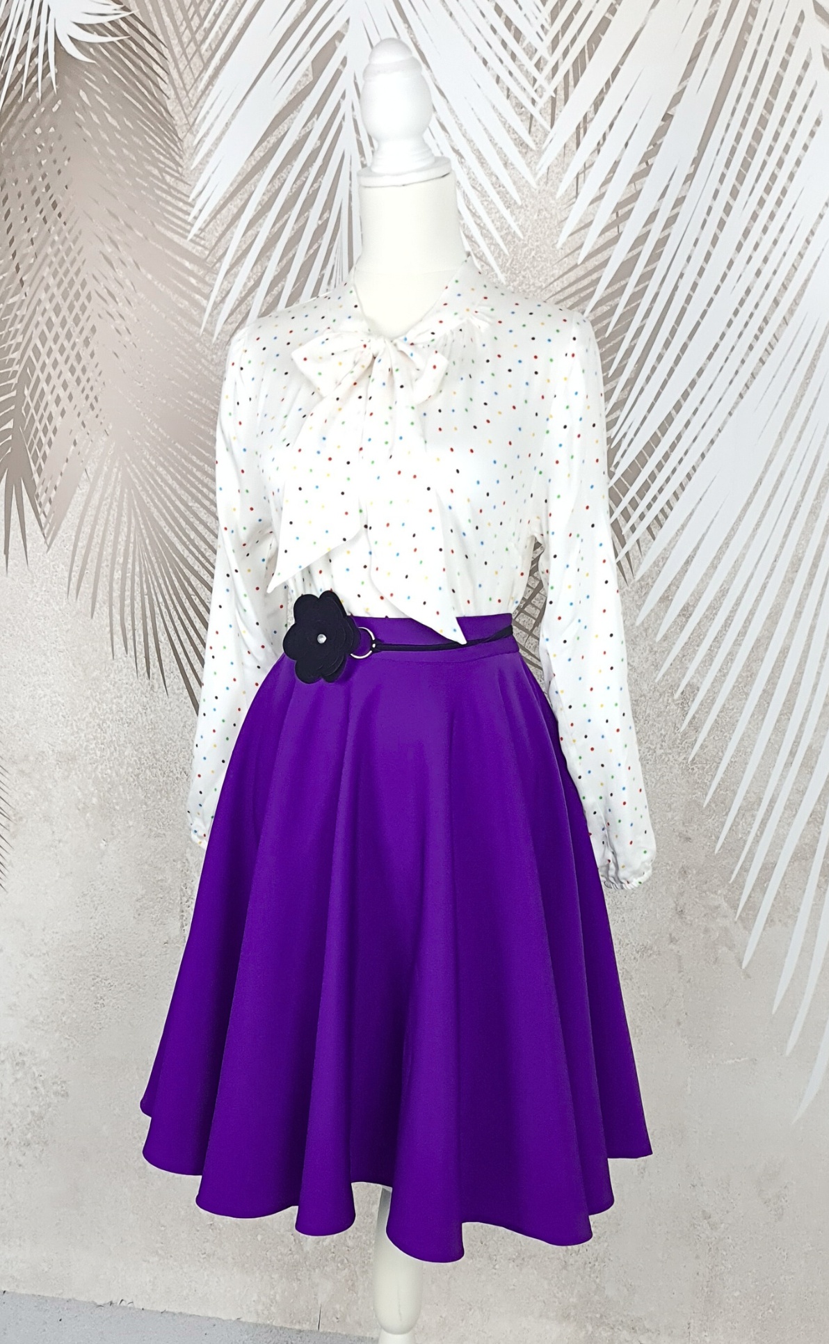 Fusta clos mov cu accesoriu in talie