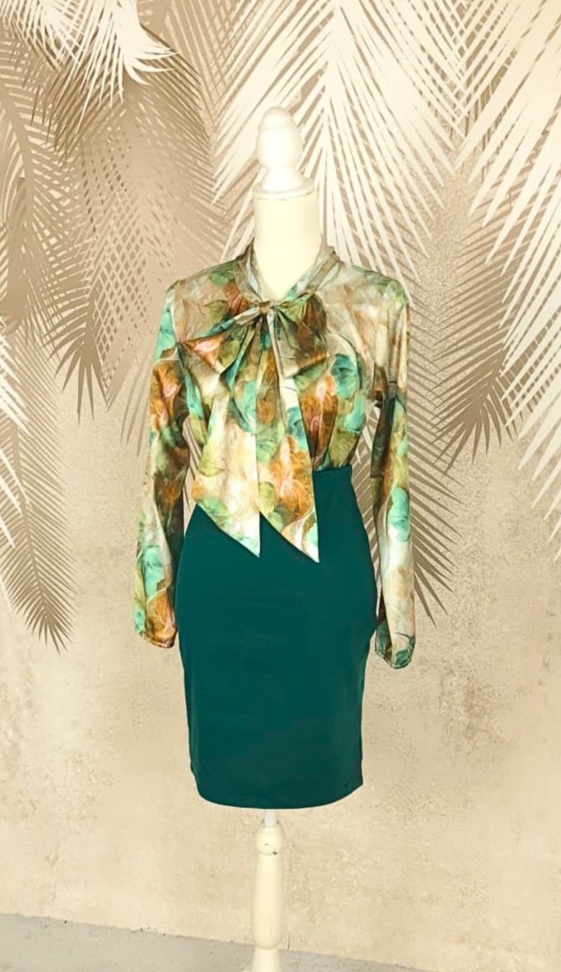 Compleu bluza eleganta Smaranda si fusta verde conica