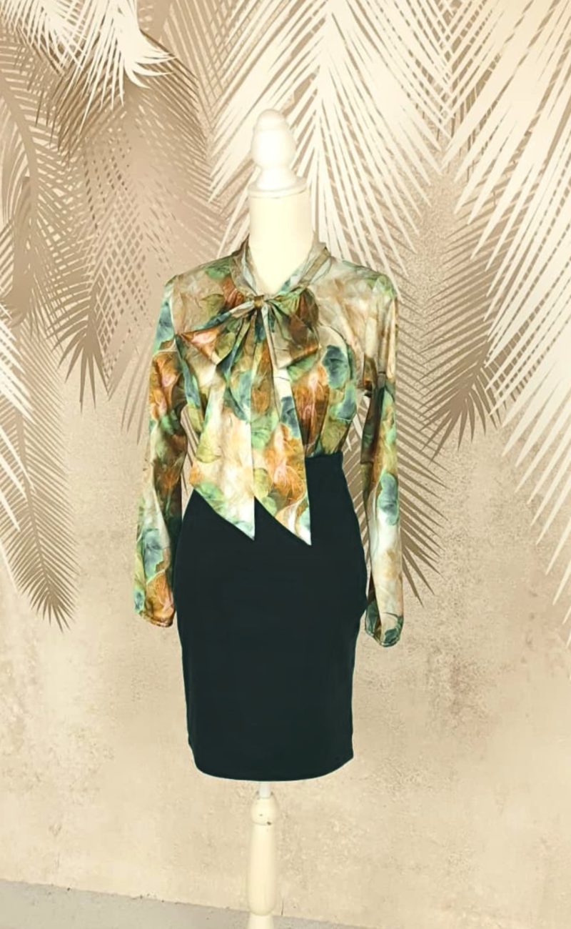 Compleu bluza eleganta Smaranda si fusta neagra conica
