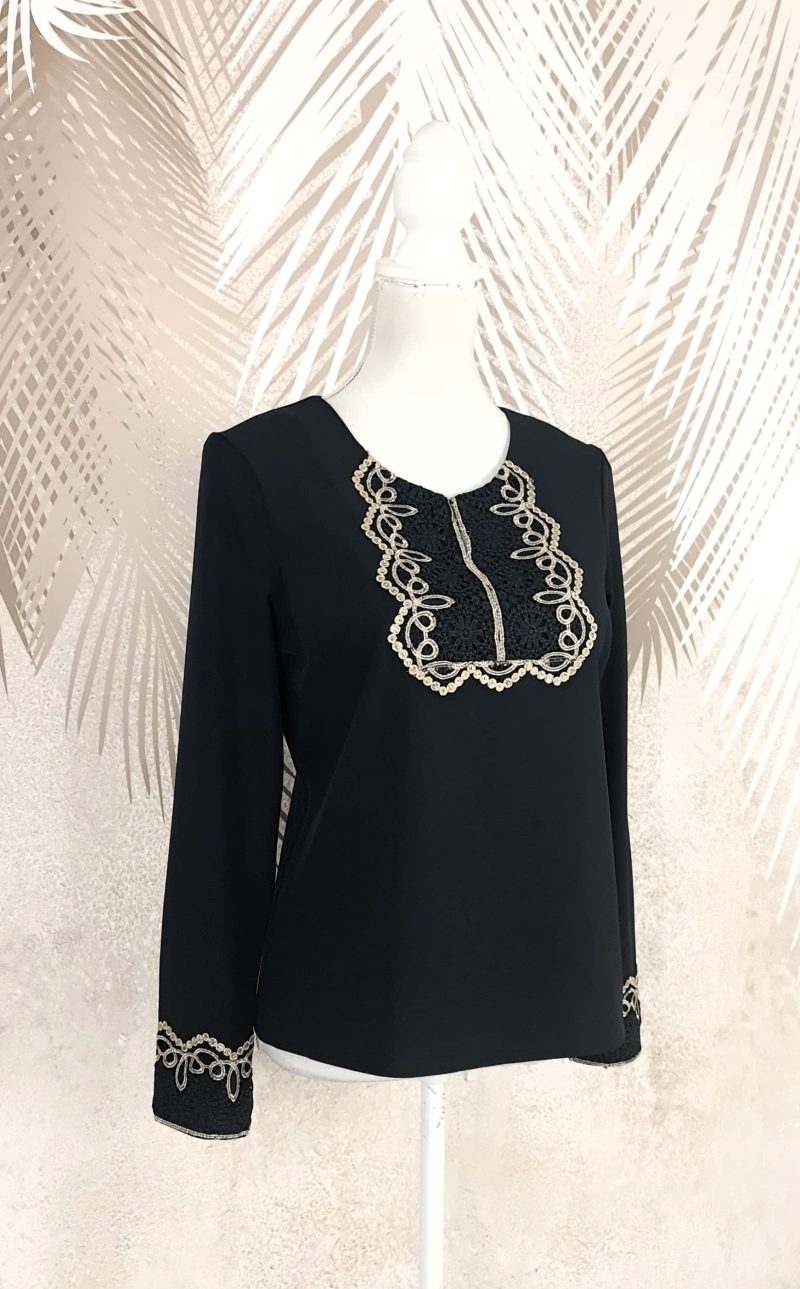 Bluza neagra stilizata cu broderie Ania