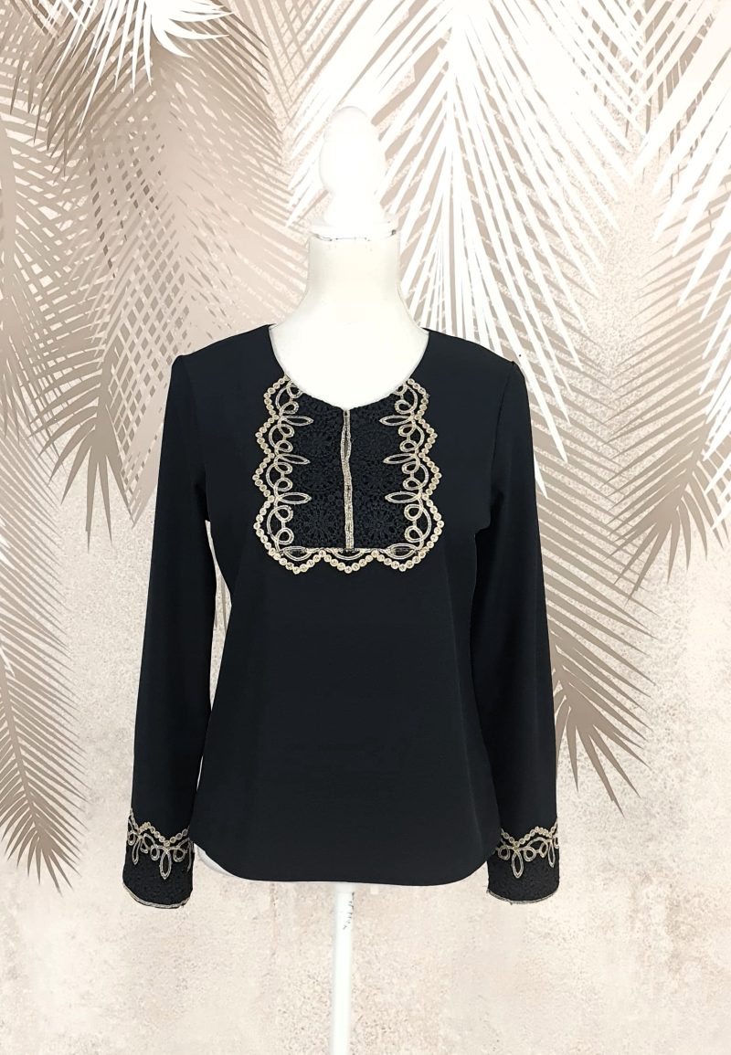 Bluza neagra stilizata cu broderie Ania