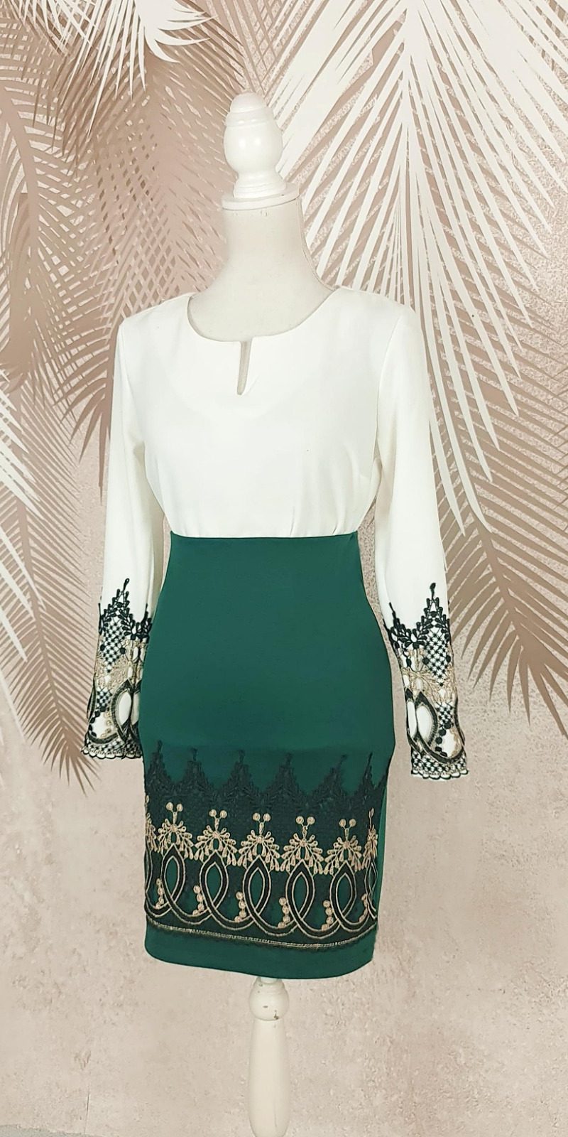 Fusta verde cu broderie Antonia