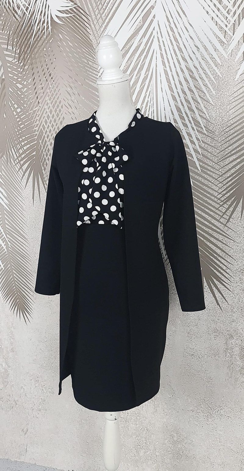 Compleu cardigan si fusta neagra si bluza neagra cu buline albe
