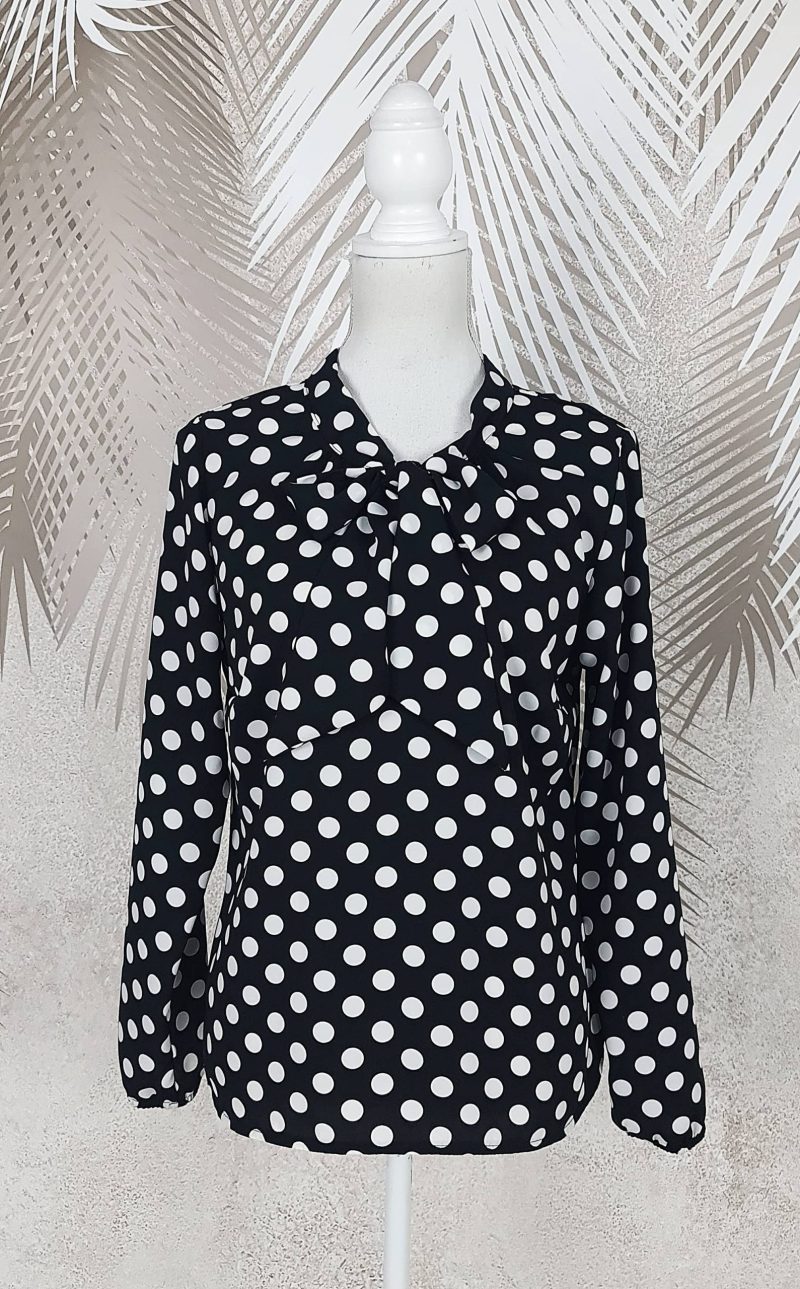 Bluza neagra cu buline albe