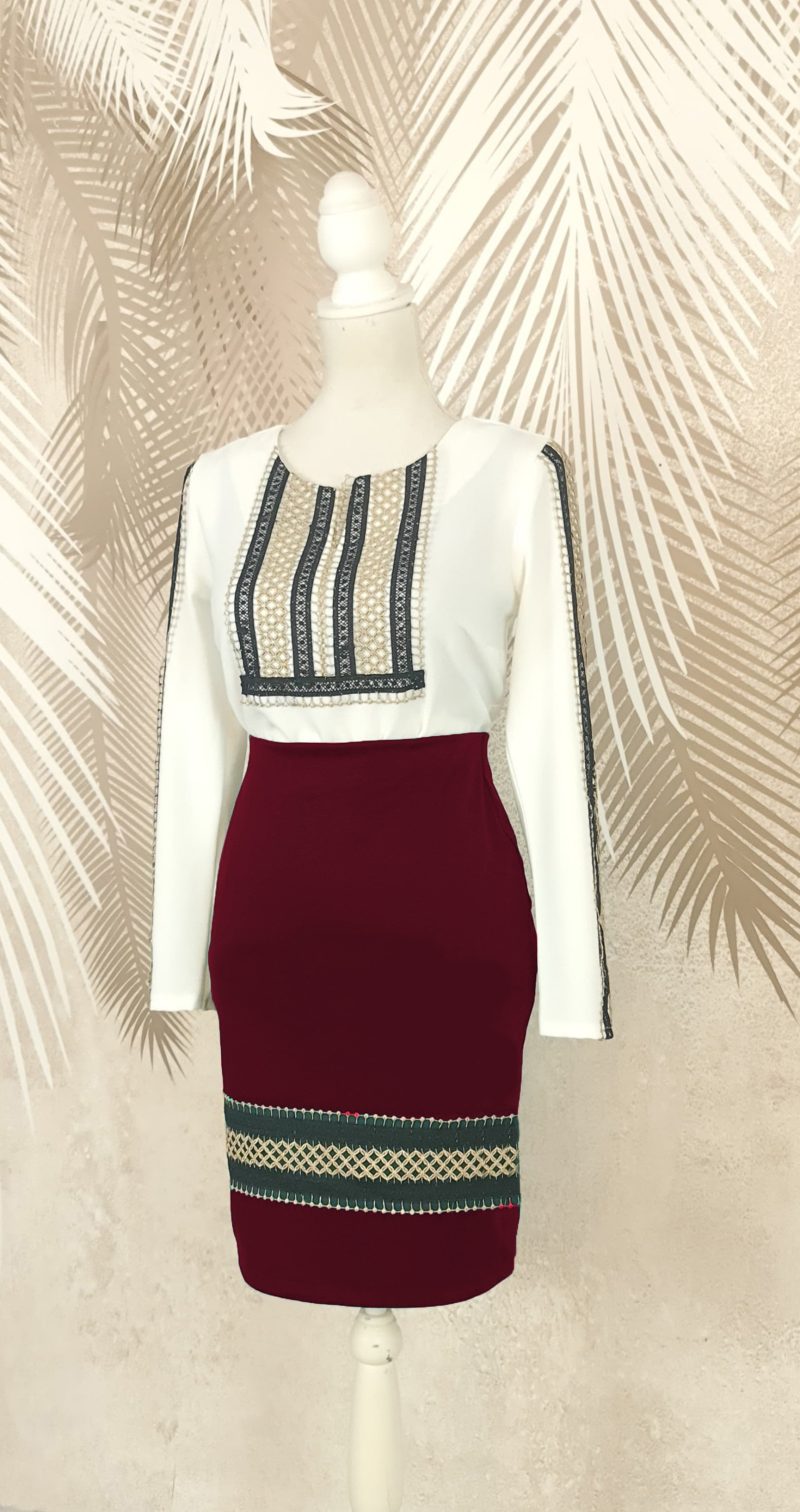 Compleu bluza alba stilizata si fusta visinie cu broderie Ilinca