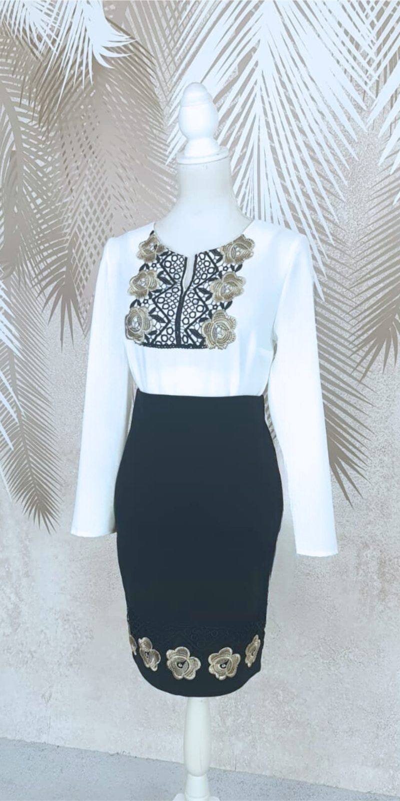 Compleu bluza alba stilizata si fusta neagra cu broderie Melania