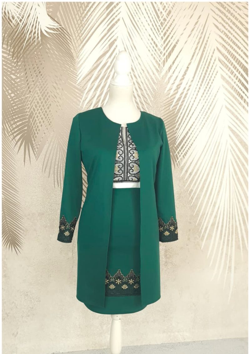 Compleu cardigan si fusta verde cu broderie si cu bluza alba stilizata Antonia
